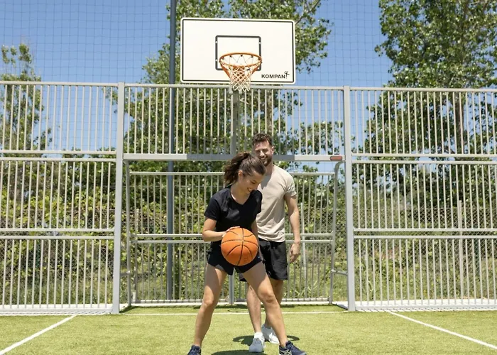 Robinson 4p 2bdrms Aircon